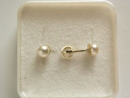 Zlaté náušnice na šroubek - perly bílé