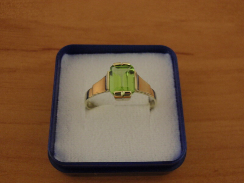 Zlaté náušnice na patent - olivín (peridot)