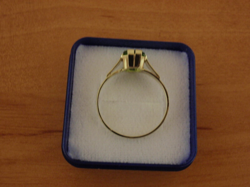Zlaté náušnice na patent - olivín (peridot)