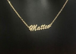 Zlatý řetízek s nápisem MOMMY 