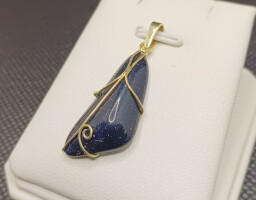 Zlatý přívěsek s polodrahokamem - Avanturin