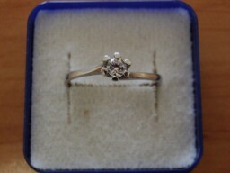 Stříbrný zásnubní prsten - zirkon