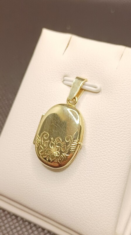 Zlatý přívěsek - Medailon ovál