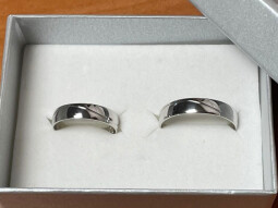 Stříbrné snubní prsteny s vlnkou