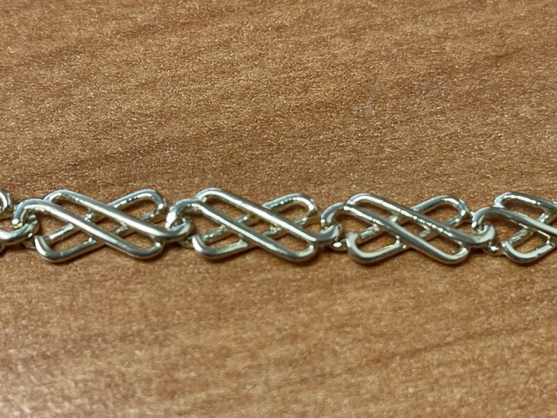 Zlatý ozdobný náramek