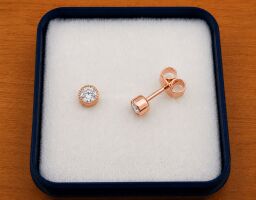 Zlaté náušnice na puzetu - kameny 3mm