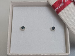 Stříbrné náušnice na šroubek  - kámen 3mm