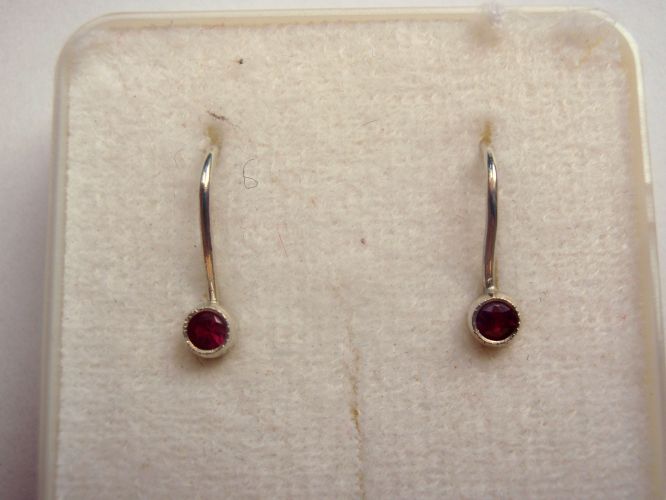 Stříbrné dětské náušnice - s kameny 3mm
