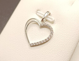 Přívěsek srdce se zirkony (CZ) - bílé zlato