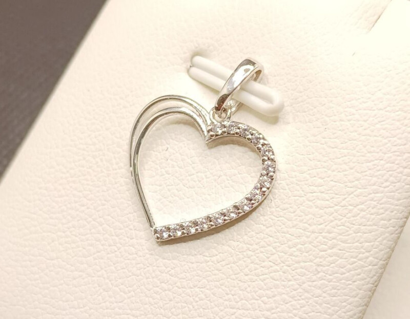 Přívěsek srdce se zirkony (CZ) - bílé zlato