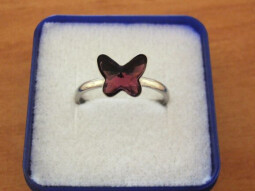 Stříbrný dětský prsten Swarovski - motýl