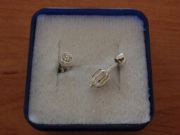 Stříbrné náušnice na šroubek - kámen 3mm