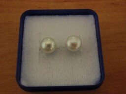 Stříbrné náušnice na šroubek - perly
