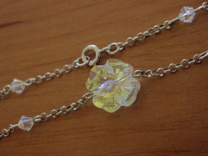 Stříbrný náramek s korálky Swarovski