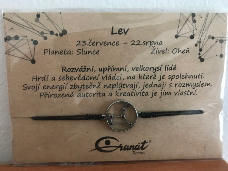 Stříbrný náramek s českými granáty - Lev