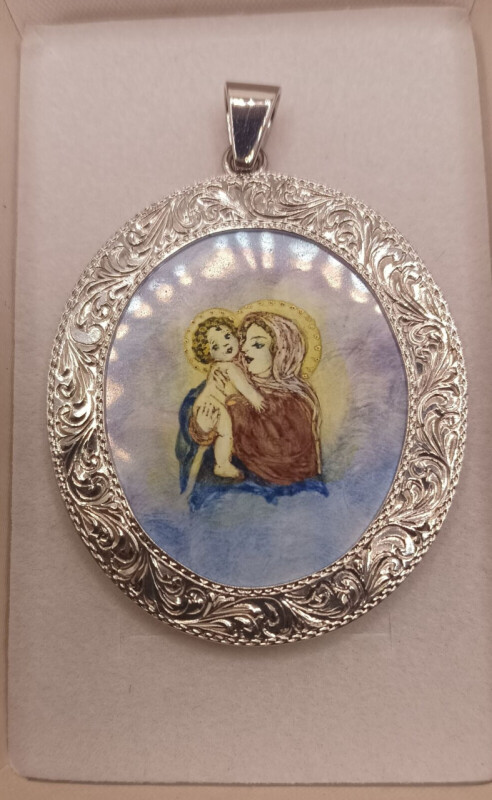 Stříbrný přívěsek - madonka velká rytá