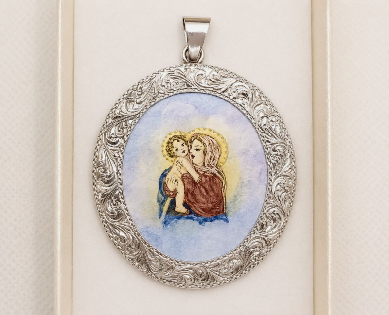 Stříbrný přívěsek - madonka velká rytá