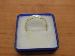 Zlatý prsten - prořezávaný